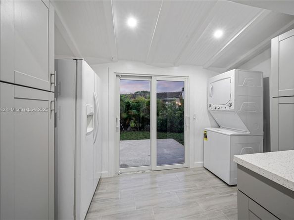 7516 NW 44th Ct, Coral Springs FL 33065