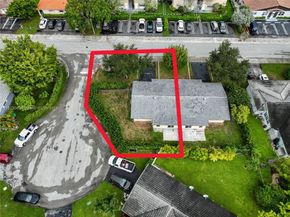 7516 NW 44th Ct, Coral Springs FL 33065