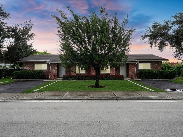 7516 NW 44th Ct, Coral Springs FL 33065