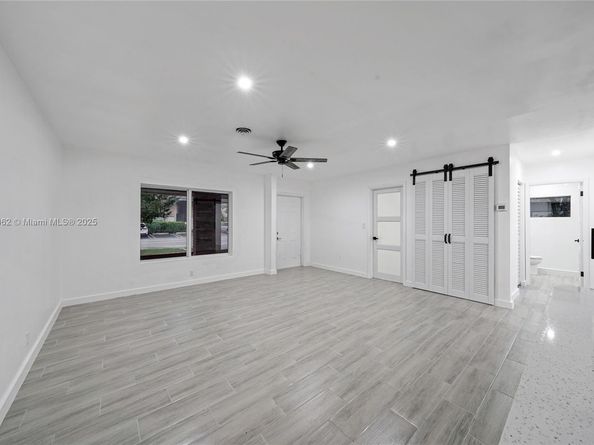 7516 NW 44th Ct, Coral Springs FL 33065