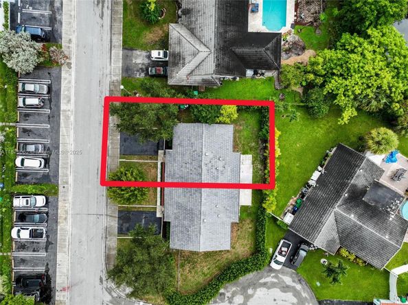 7516 NW 44th Ct, Coral Springs FL 33065