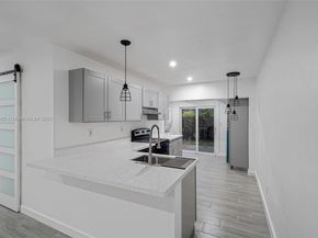 7516 NW 44th Ct, Coral Springs FL 33065