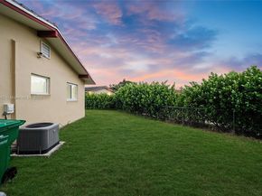 7516 NW 44th Ct, Coral Springs FL 33065
