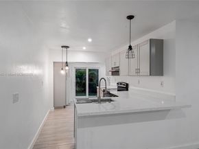 7516 NW 44th Ct, Coral Springs FL 33065