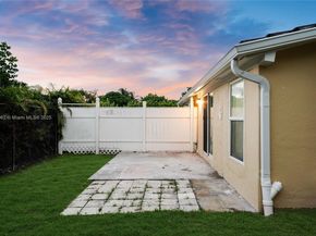 7516 NW 44th Ct, Coral Springs FL 33065