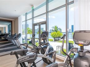 3250 NE 188th St 906, Aventura FL 33180