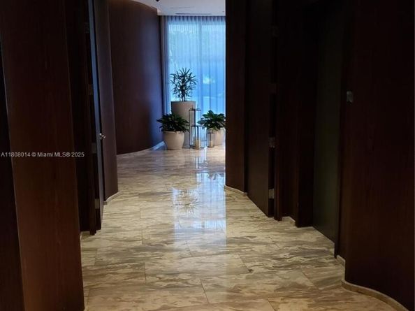 3250 NE 188th St 906, Aventura FL 33180