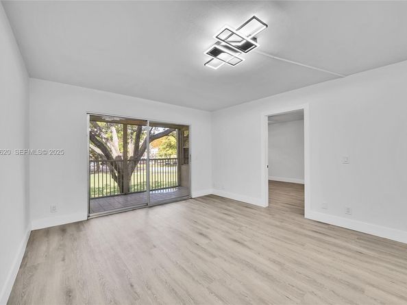 1200 SW 124th Ter 207O, Pembroke Pines FL 33027