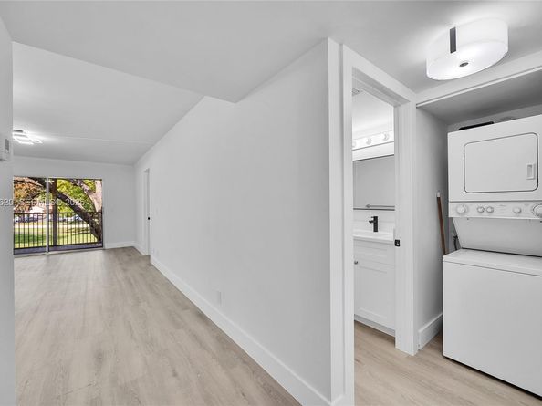 1200 SW 124th Ter 207O, Pembroke Pines FL 33027