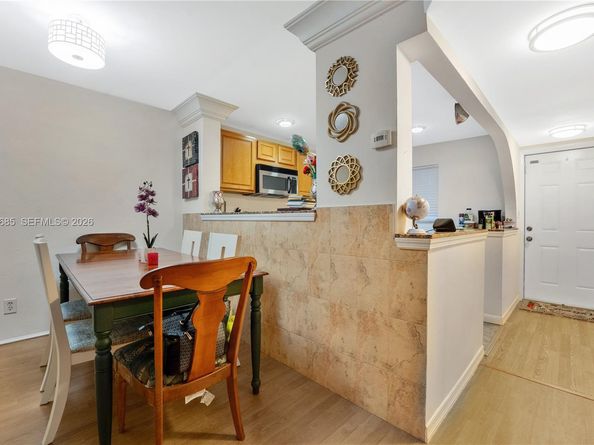 3777 NW 78th Ave 15G, Davie FL 33024