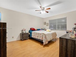 3777 NW 78th Ave 15G, Davie FL 33024