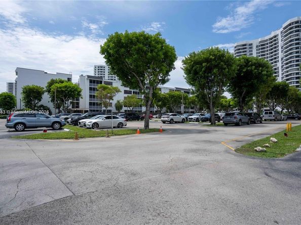 3440 NE 192nd St 2JA, Aventura FL 33180