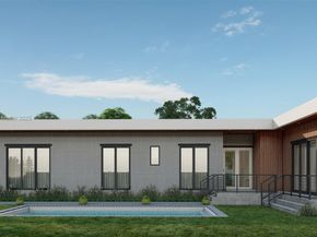 347 NW 43rd St, Miami FL 33127