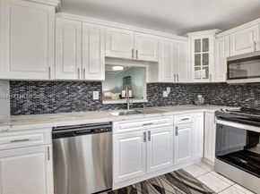 219 NE 14th Ave 107, Hallandale Beach FL 33009