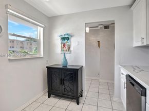 219 NE 14th Ave 107, Hallandale Beach FL 33009