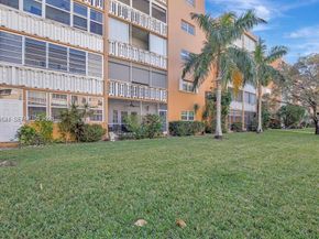 219 NE 14th Ave 107, Hallandale Beach FL 33009