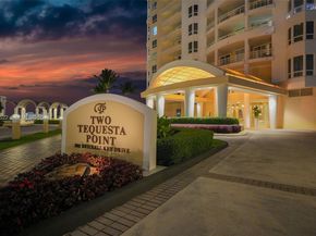 808 Brickell Key Dr 3702, Miami FL 33131