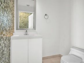 808 Brickell Key Dr 3702, Miami FL 33131