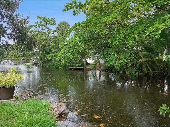 1960 SW 28th Way, Fort Lauderdale FL 33312