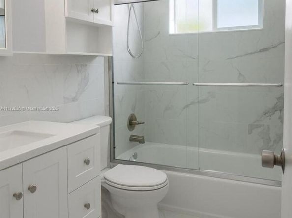 1960 SW 28th Way, Fort Lauderdale FL 33312