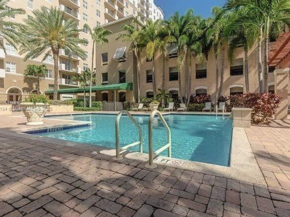 616 Clearwater Park Rd 1003, West Palm Beach FL 33401