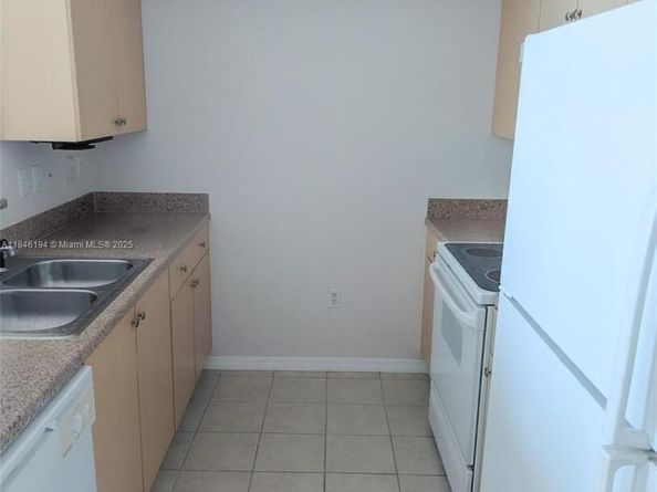 616 Clearwater Park Rd 1003, West Palm Beach FL 33401