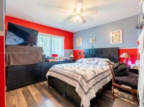 370 Fairway Cir 13, Weston FL 33326