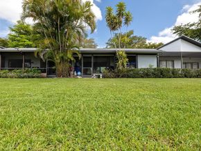370 Fairway Cir 13, Weston FL 33326