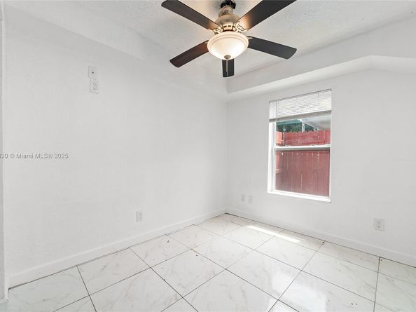 1040 17th St, West Palm Beach FL 33407
