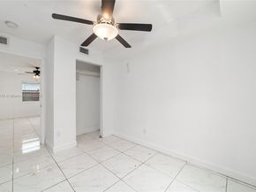 1040 17th St, West Palm Beach FL 33407