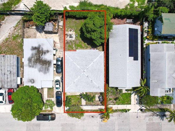 1040 17th St, West Palm Beach FL 33407