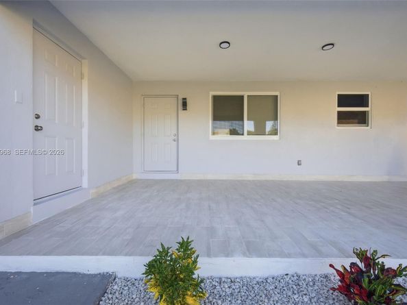 2440 Hayes St # 1-5, Hollywood FL 33020