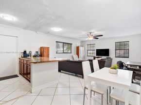 2701 Middle River Dr 10, Fort Lauderdale FL 33306