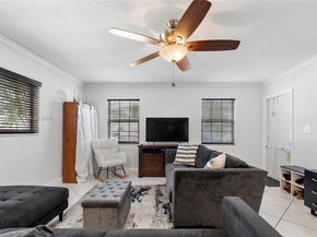 2701 Middle River Dr 10, Fort Lauderdale FL 33306