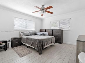 2701 Middle River Dr 10, Fort Lauderdale FL 33306