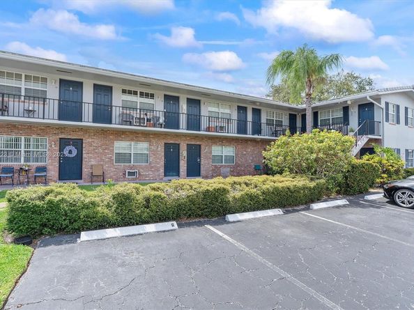 2701 Middle River Dr 10, Fort Lauderdale FL 33306