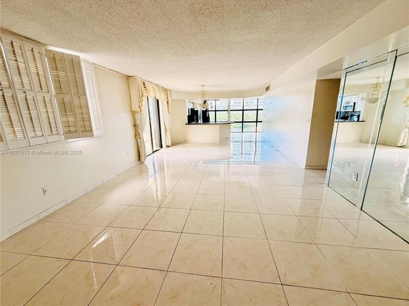 6423 Collins Ave 310, Miami Beach FL 33141
