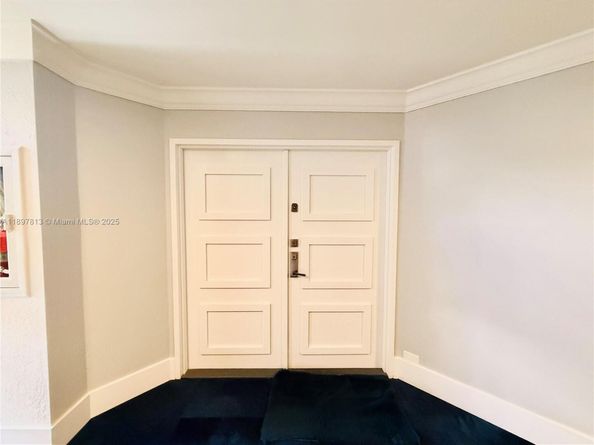 6423 Collins Ave 310, Miami Beach FL 33141
