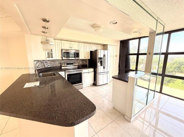 6423 Collins Ave 310, Miami Beach FL 33141