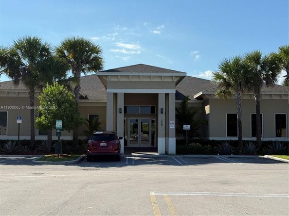 484 NE 5th St, Florida City FL 33034