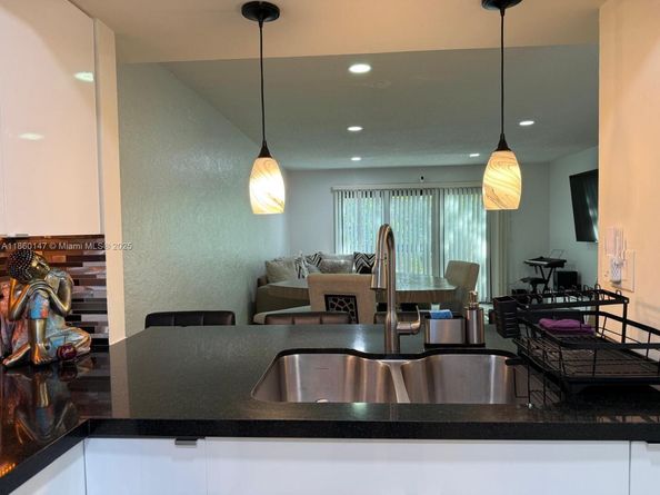 4018 Del río way, Sunrise FL 33351