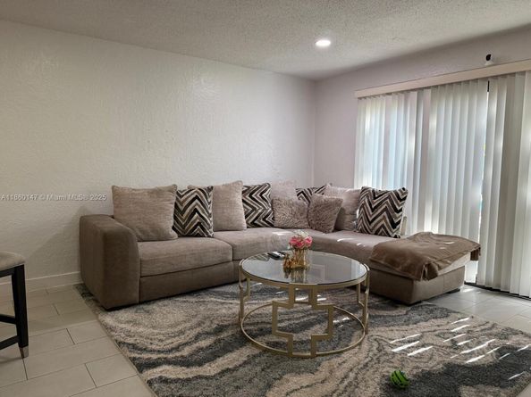 4018 Del río way, Sunrise FL 33351