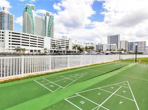 600 Parkview Dr 223, Hallandale Beach FL 33009