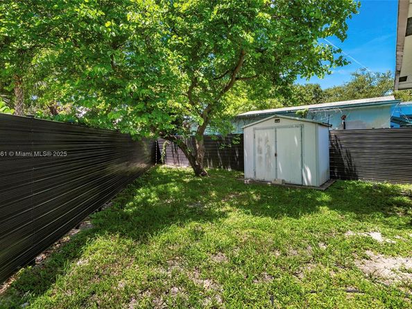 201 Columbus Pkwy, Hollywood FL 33021