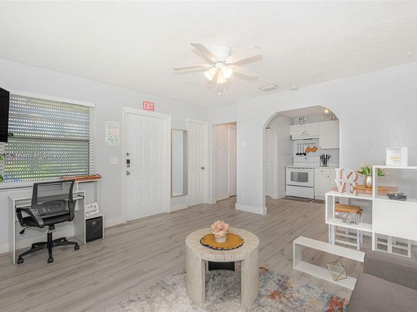 201 Columbus Pkwy, Hollywood FL 33021