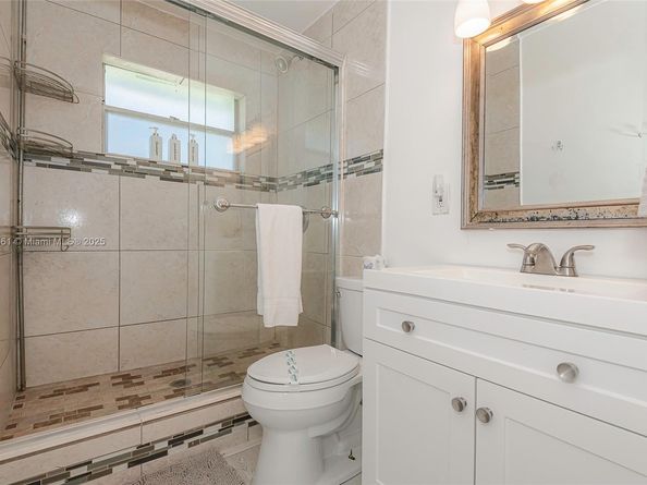 201 Columbus Pkwy, Hollywood FL 33021