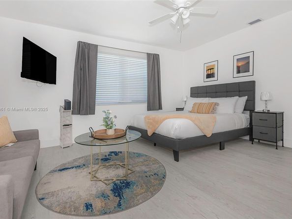 201 Columbus Pkwy, Hollywood FL 33021