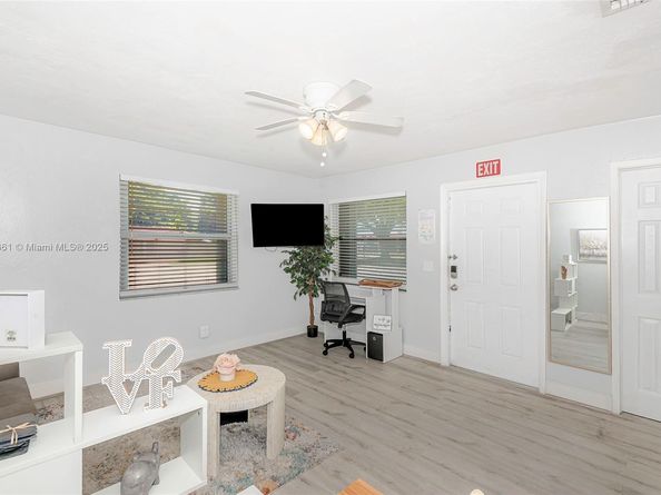 201 Columbus Pkwy, Hollywood FL 33021