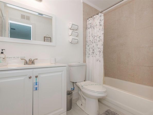 201 Columbus Pkwy, Hollywood FL 33021
