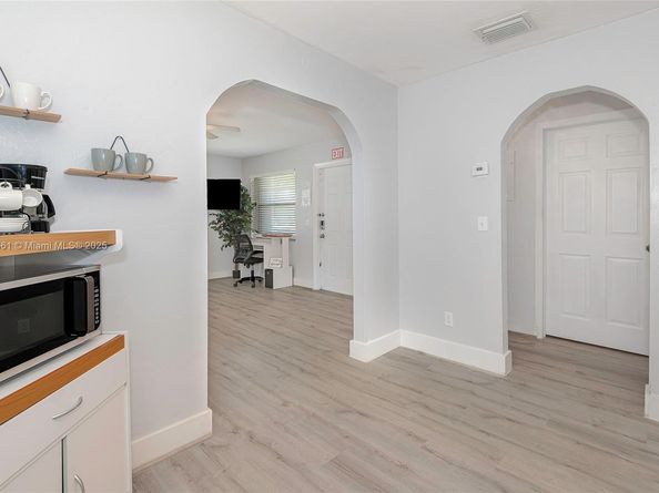 201 Columbus Pkwy, Hollywood FL 33021